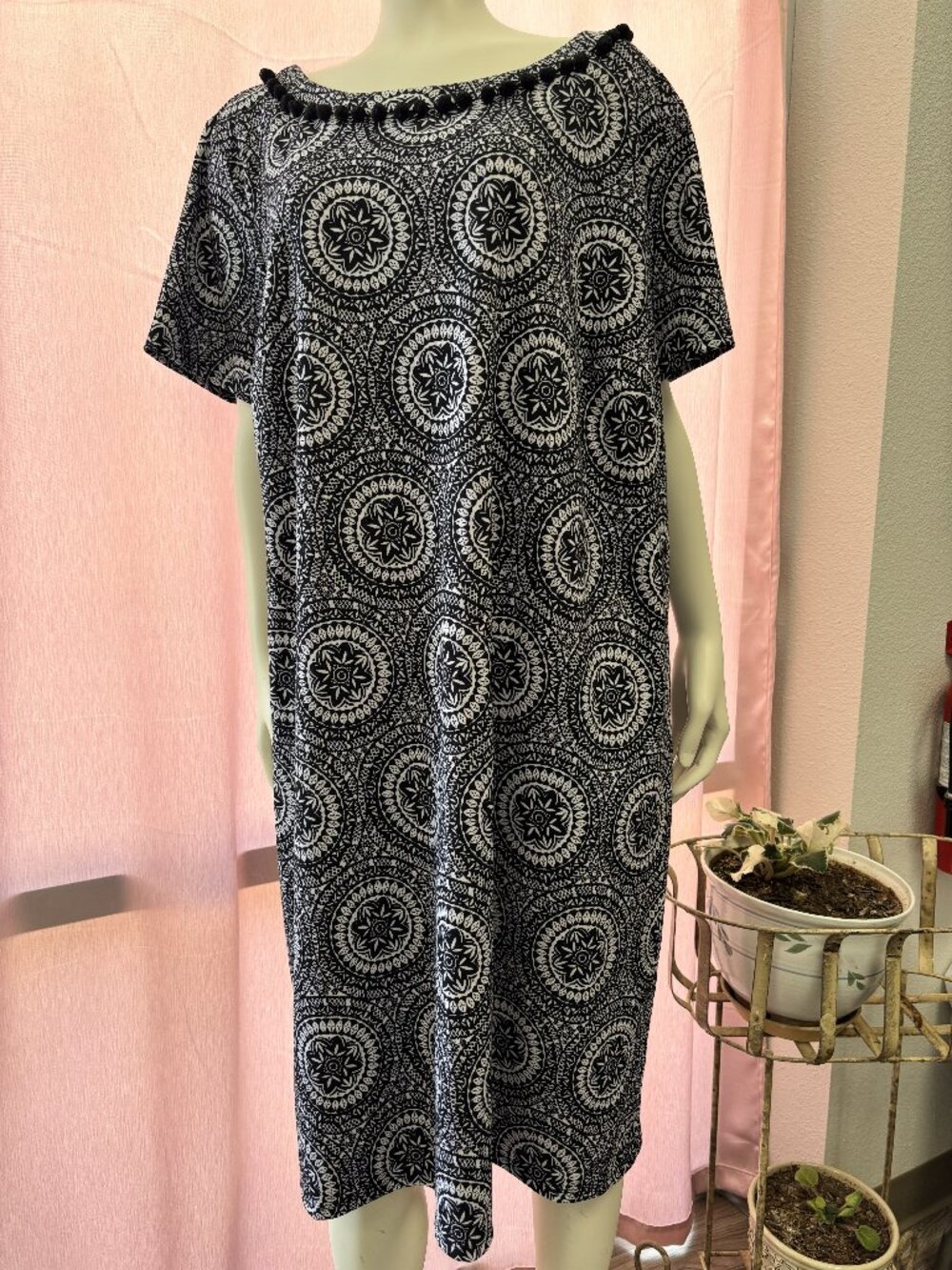 Talbots Woman 3X Black White Medallion Print Knit Dress Pom Pom Trim Plus Size